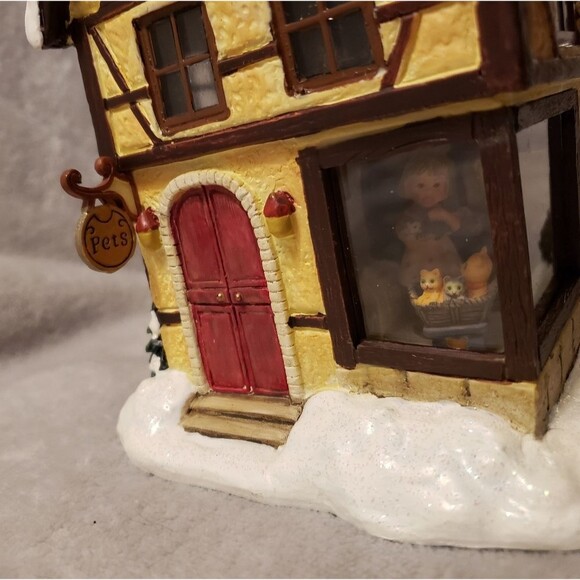 Berta Hummel "Furry Friends Pet Shoppe" 2003 Hawthorne Village - Picture 8 of 12